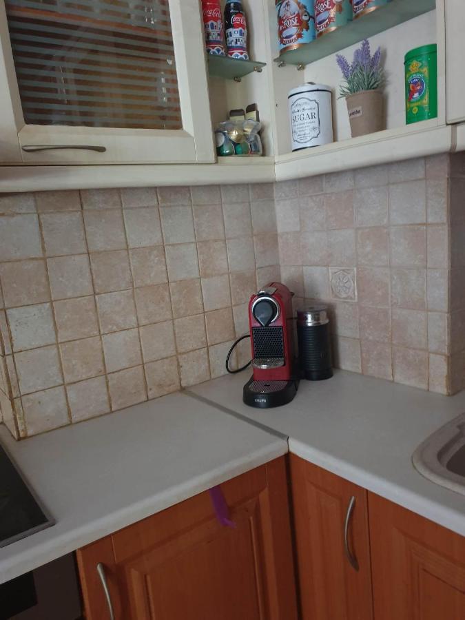 Modern 2Br City Flat 10Min From The Beach Ateny Zewnętrze zdjęcie