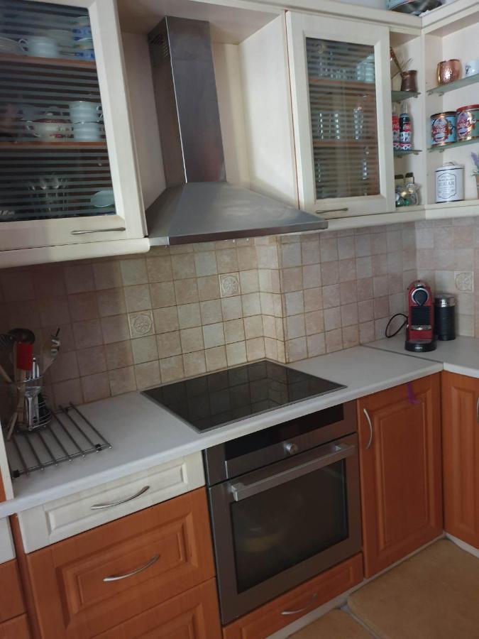 Modern 2Br City Flat 10Min From The Beach Ateny Zewnętrze zdjęcie