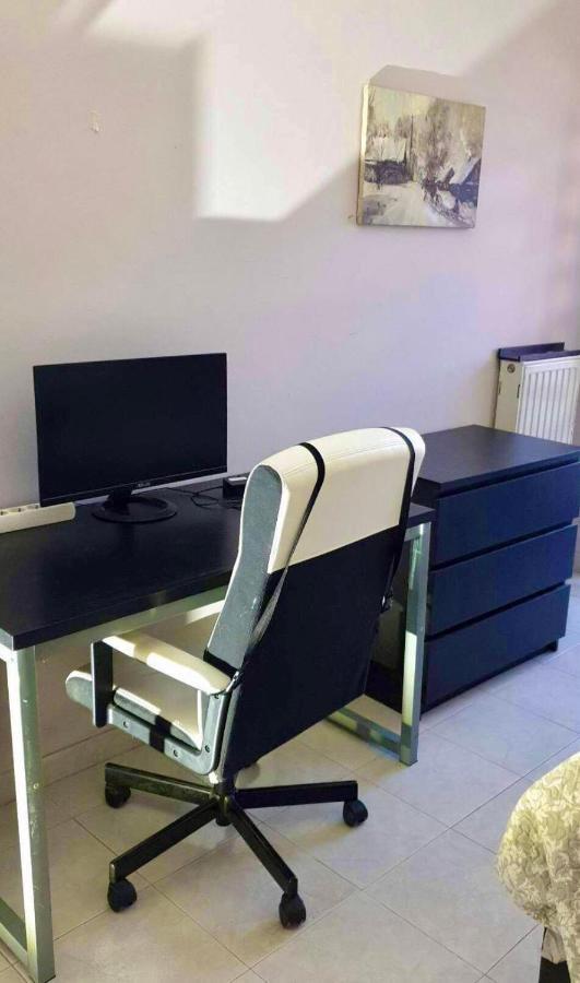 Modern 2Br City Flat 10Min From The Beach Ateny Zewnętrze zdjęcie