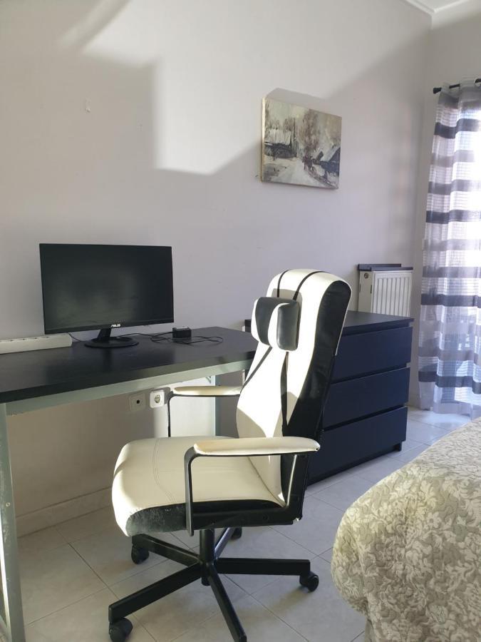 Modern 2Br City Flat 10Min From The Beach Ateny Zewnętrze zdjęcie